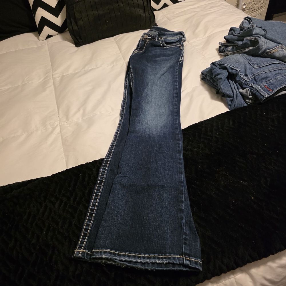 Silver Jeans Women's Dark Blue Boot Cut Jeans ( Never Used)